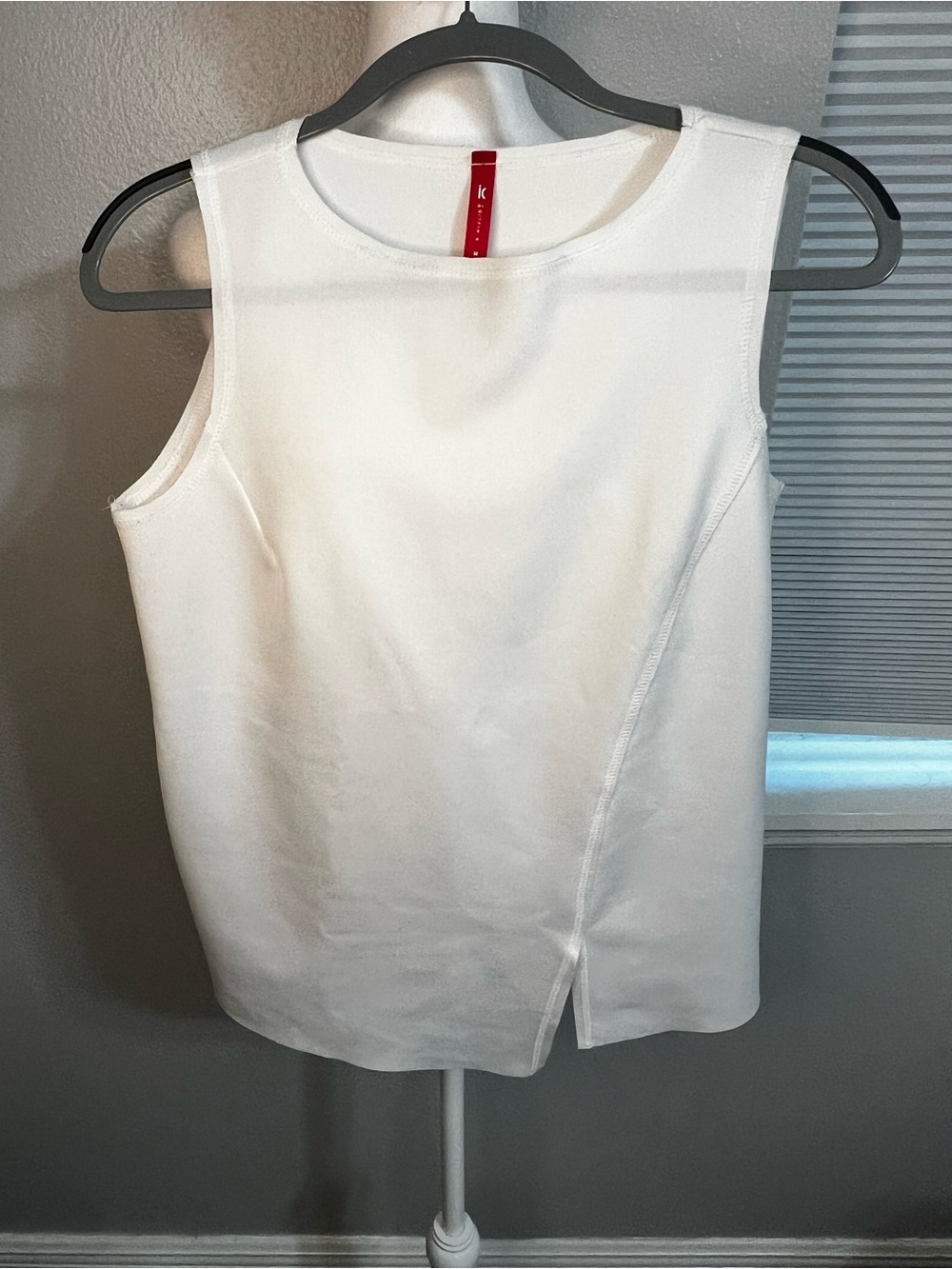 Ic by connie k Top Medium White Tank With Slit Crew Neck Long - Picture 7 of 14